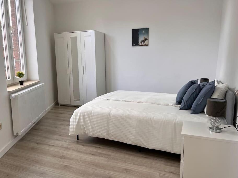 White Apartment, 2 Chambre-Arrivee Autonome-Wifi Rapide Liège Exterior foto