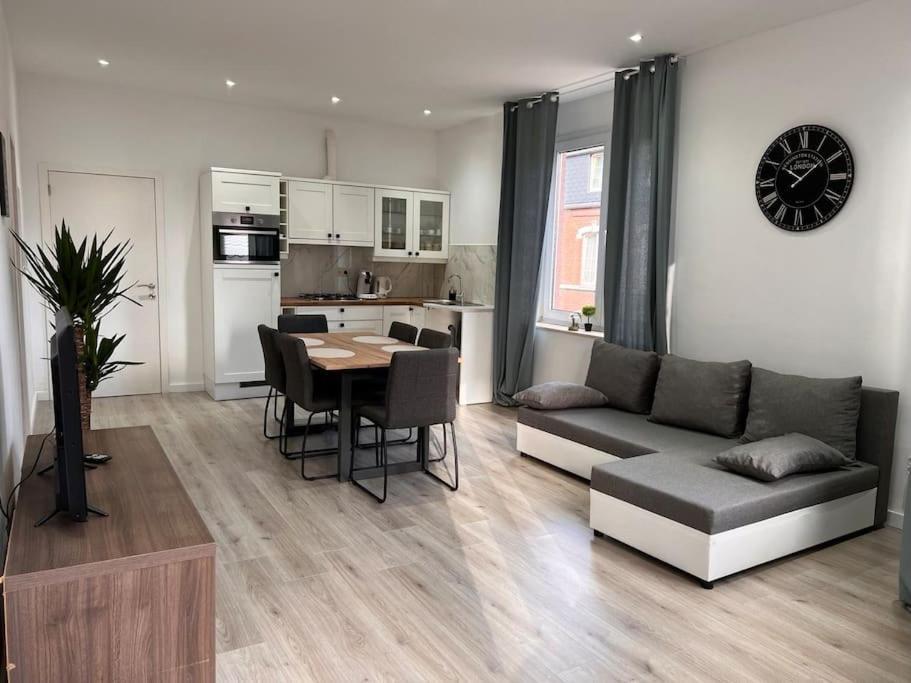 White Apartment, 2 Chambre-Arrivee Autonome-Wifi Rapide Liège Exterior foto